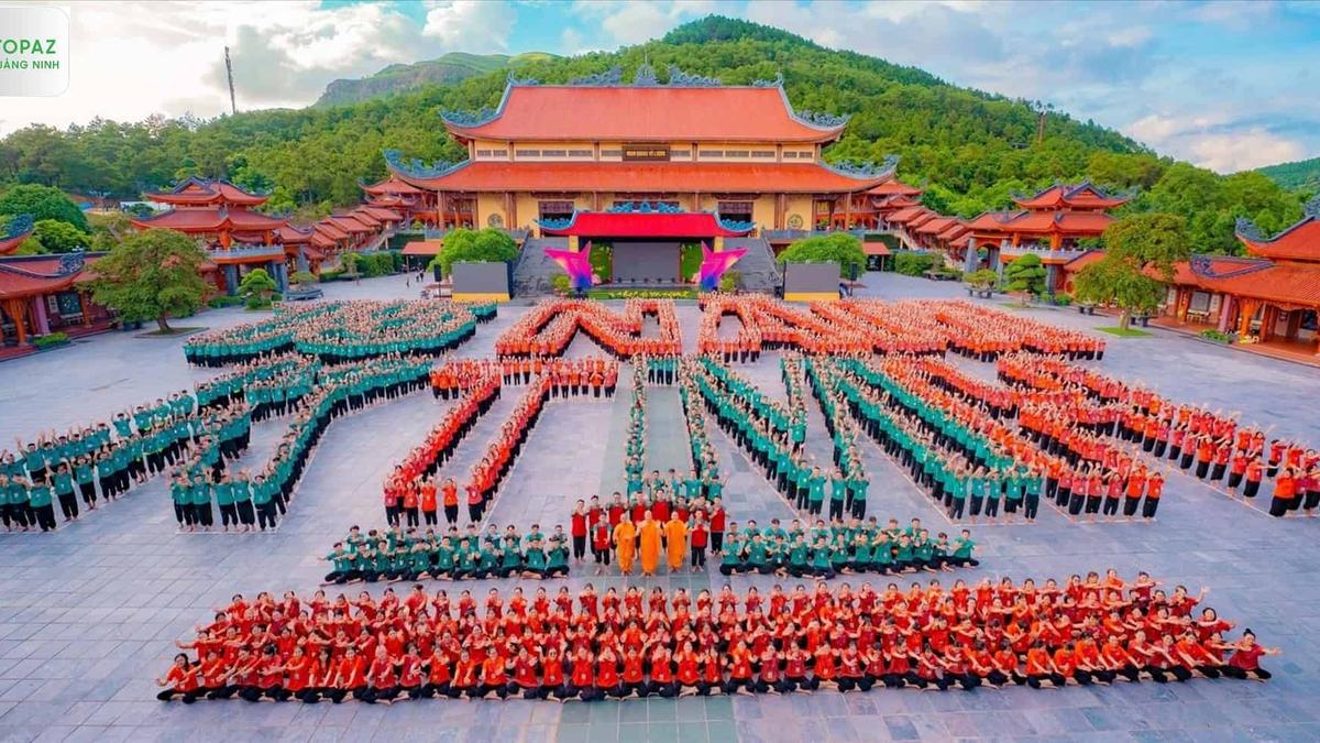 Trao 30 Suất Học Bổng Cho Học Sinh Nghèo Hiếu Học